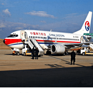 阿拉善右旗巴丹吉林机场空运航空快运业稳步发展的原因是什么？